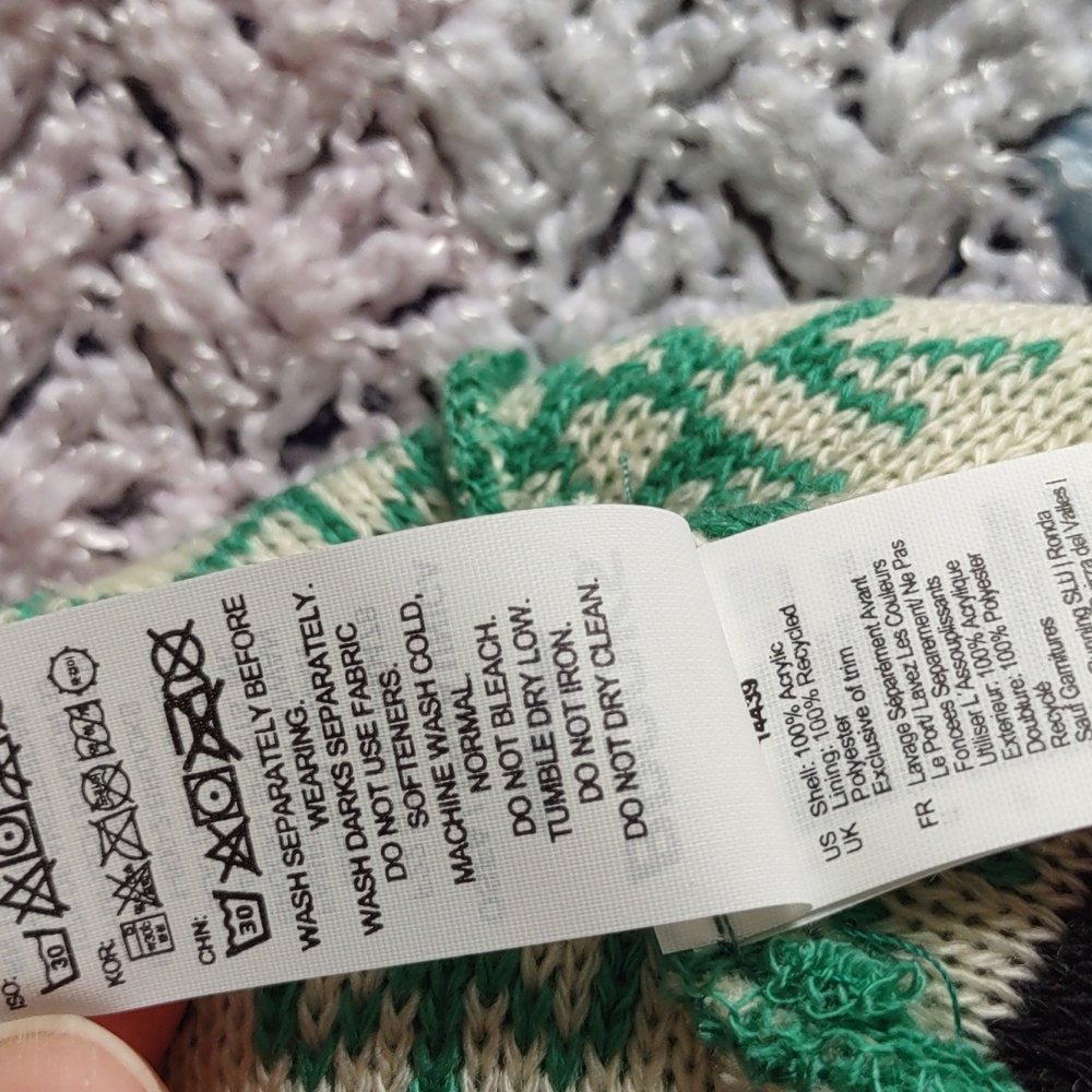 Brooks Heritage Run Merry Pom Beanie OSFA - Picture 7 of 11